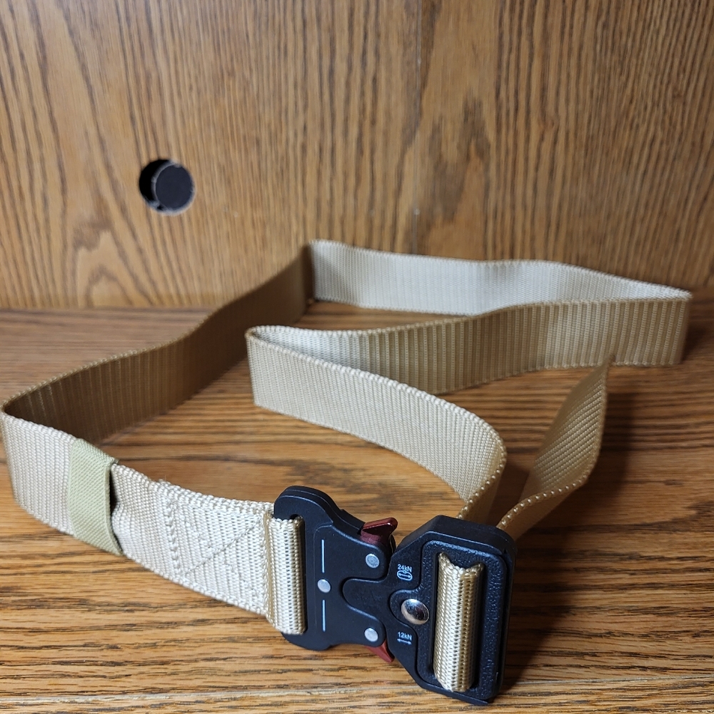 Quick release belt tan
